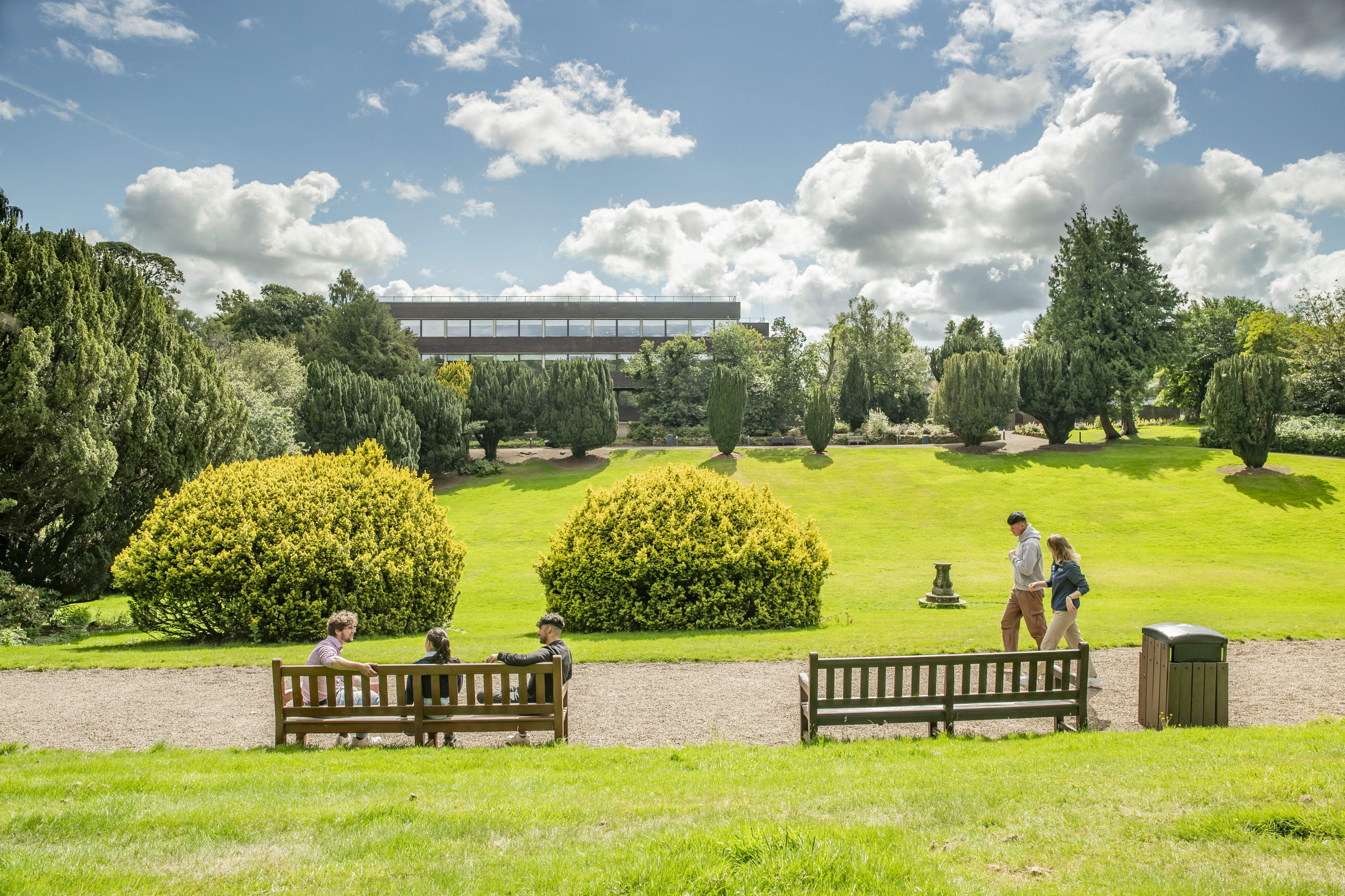 heriot-watt-edinburgh-campus-the-lawn