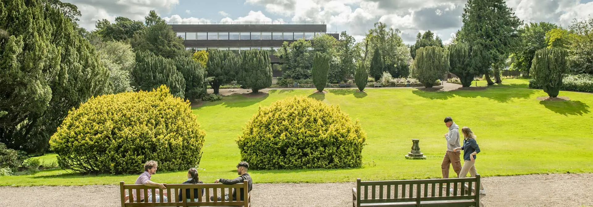 heriot-watt-edinburgh-campus-the-lawn